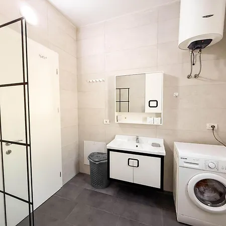Вилла Contemporary Hidden Gem With Pool And Garden *