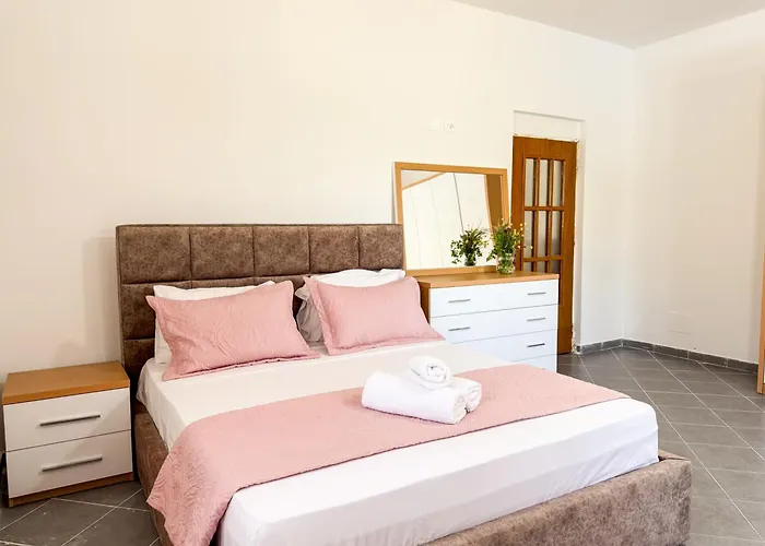 Villa Contemporary Hidden Gem With Pool And Garden